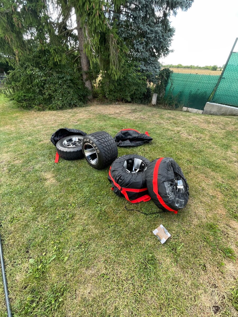 Kola na Raptora