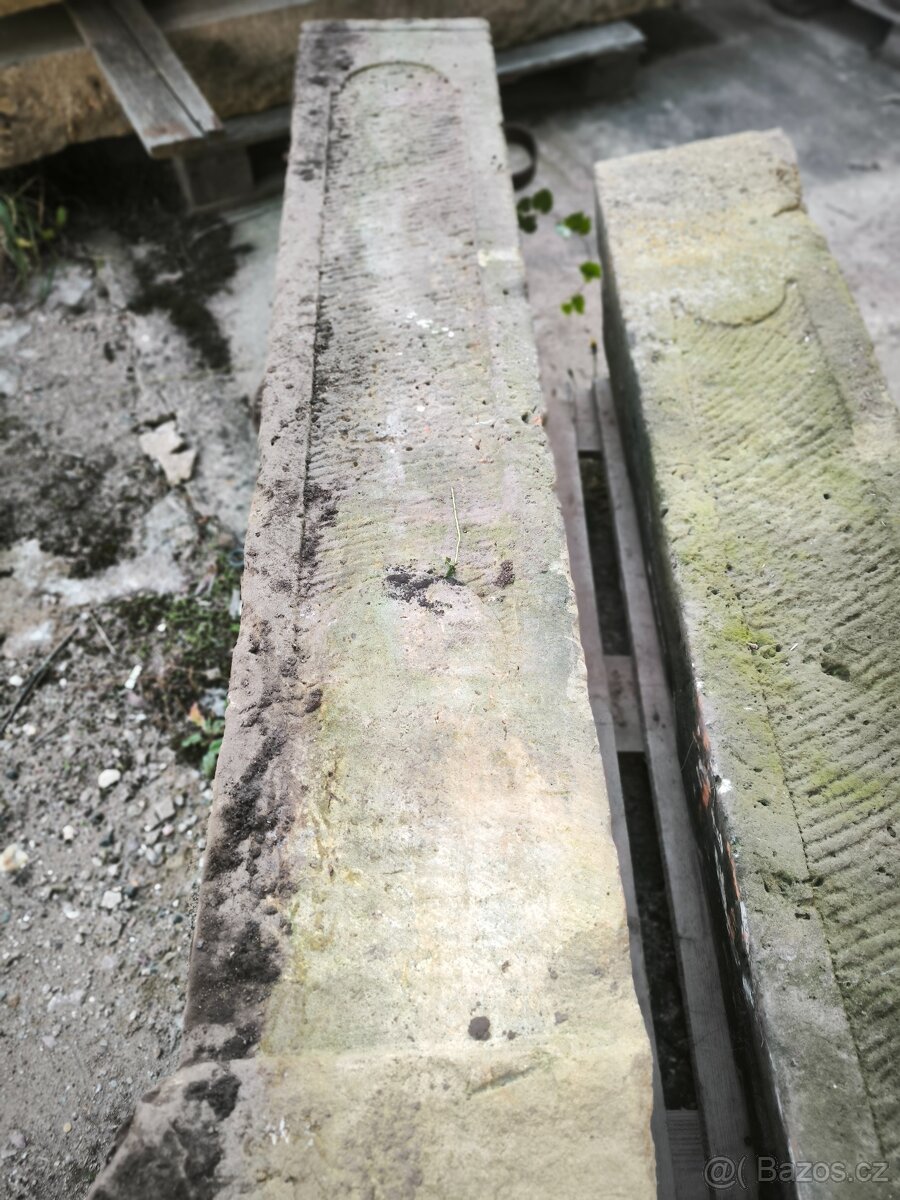 Staré pískovcové sloupy - 2