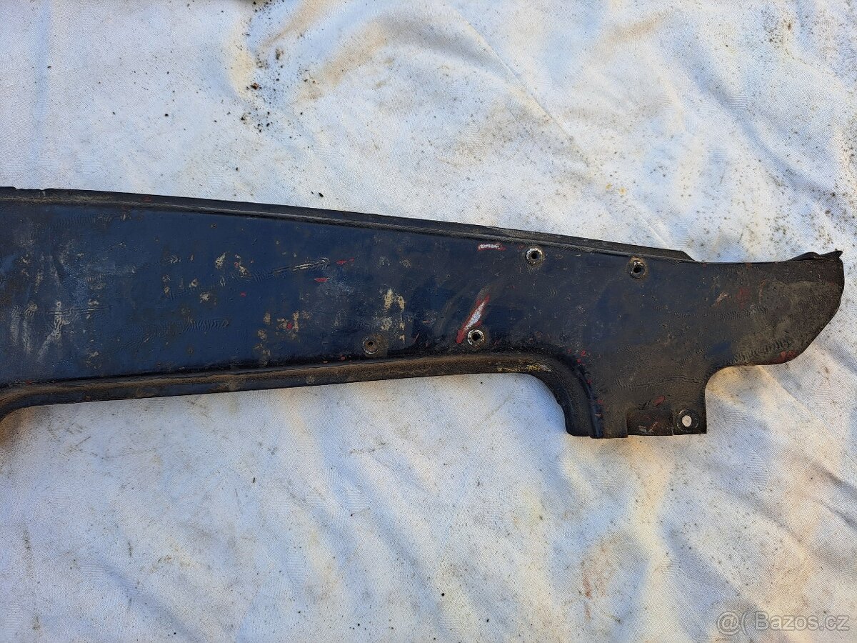 Jawa 250 350 velká kývačka - kryt řetězu - horní polovina - 2