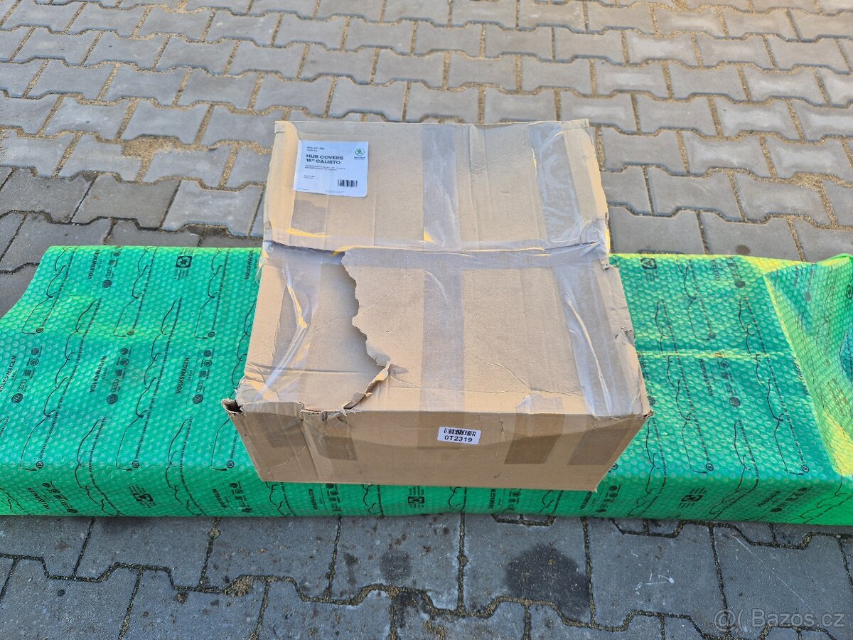 Škoda Fabia 15" kryty kol (poklice) 6VA071455 , 6VA601147A - 2