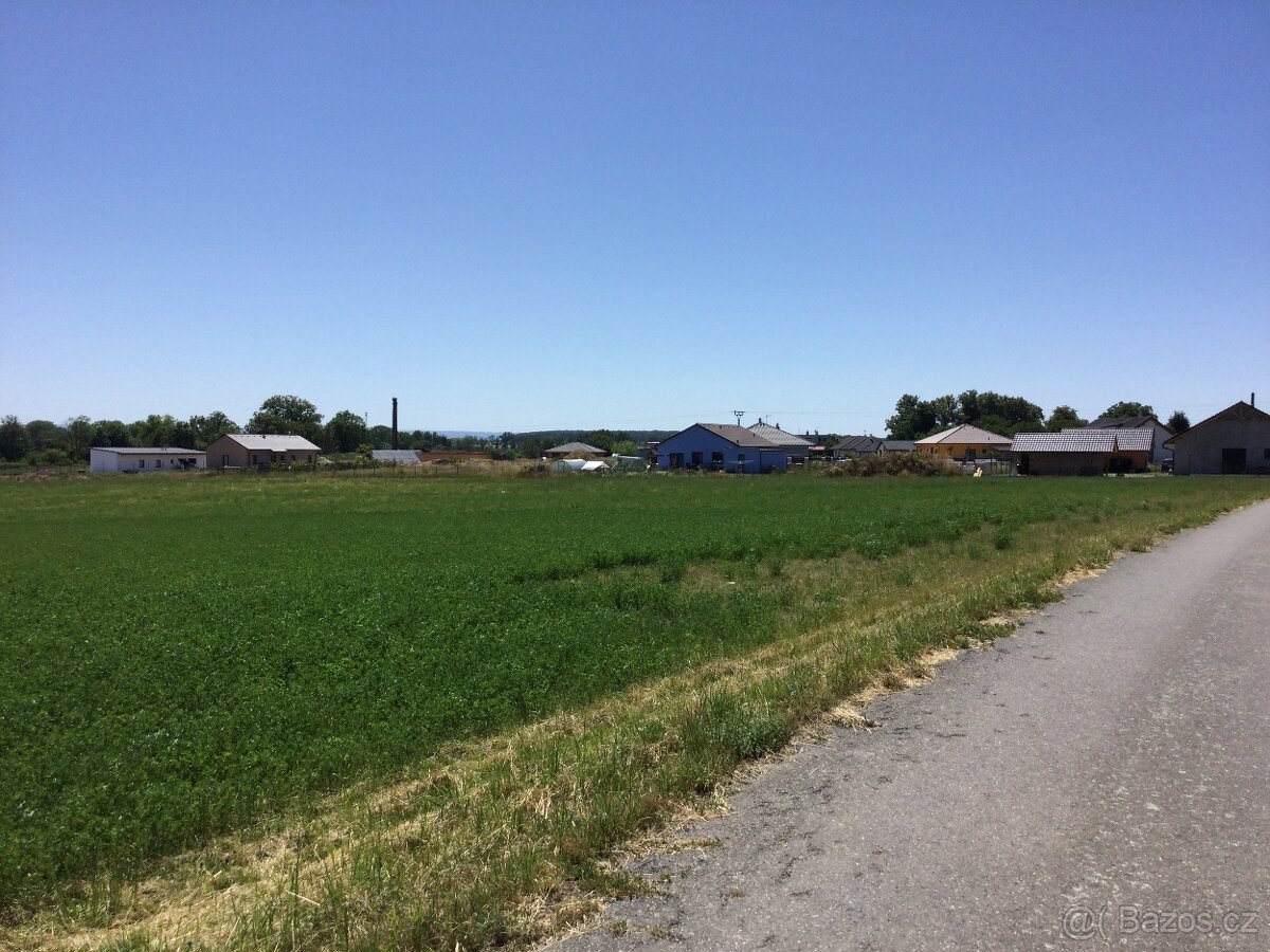 Stavení parcely Uhersko - 2