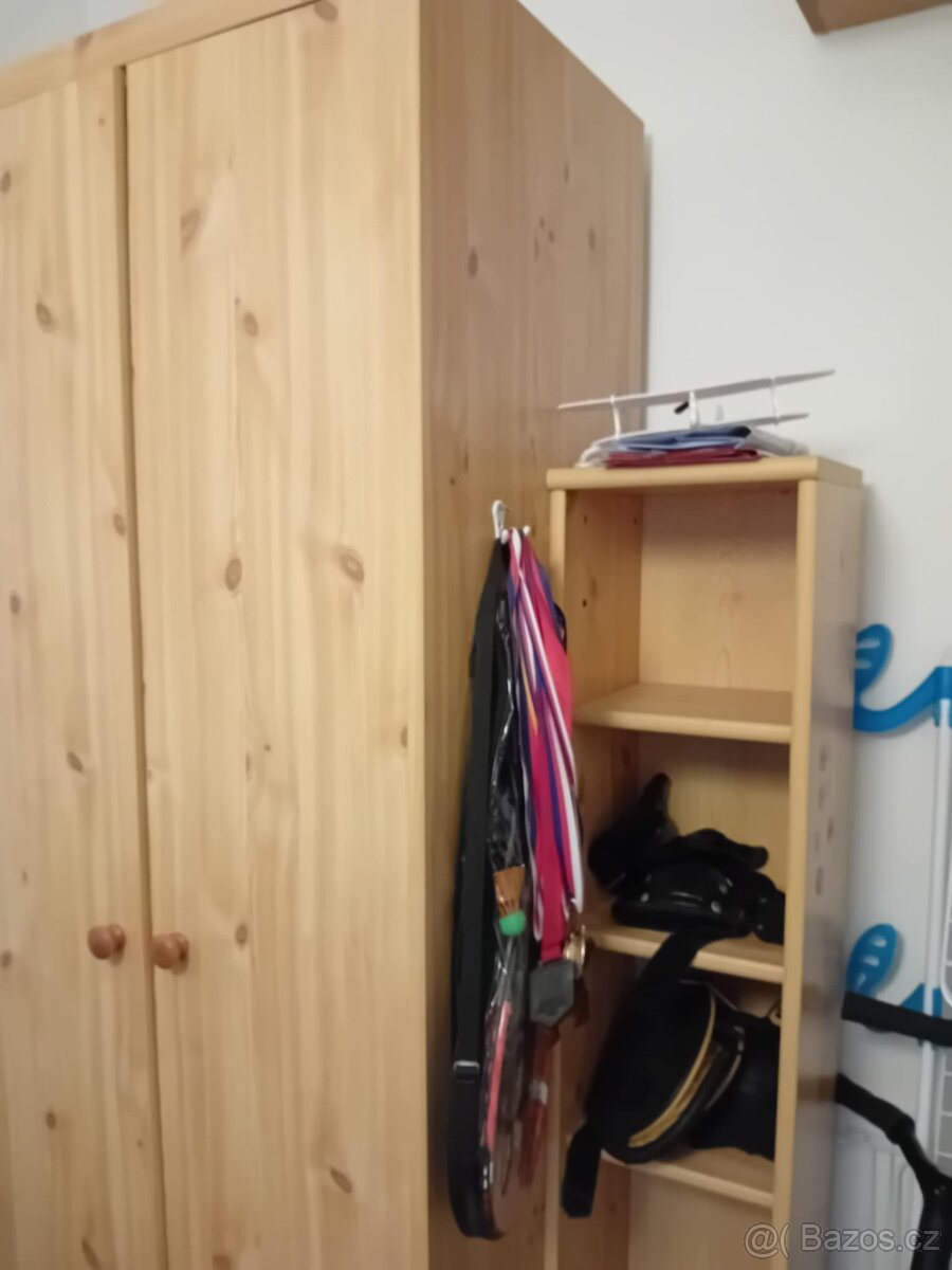 Skříň šatní - 2