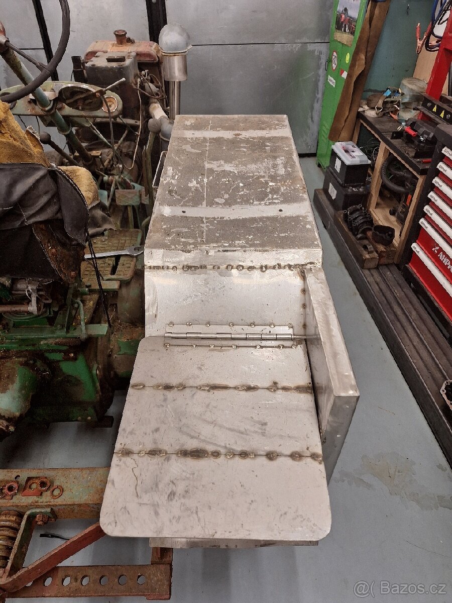 Nerezové blatníky zetor 25 - 2