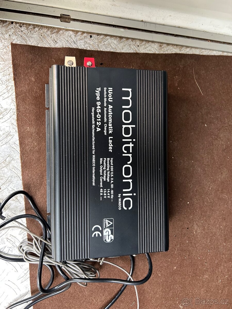 Nabíječka baterie Waeco Mobitronic - 2