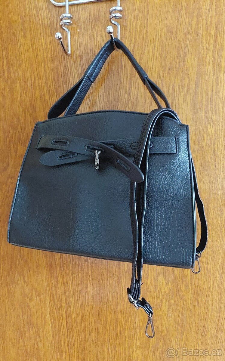 Nová černá kabelka - 2