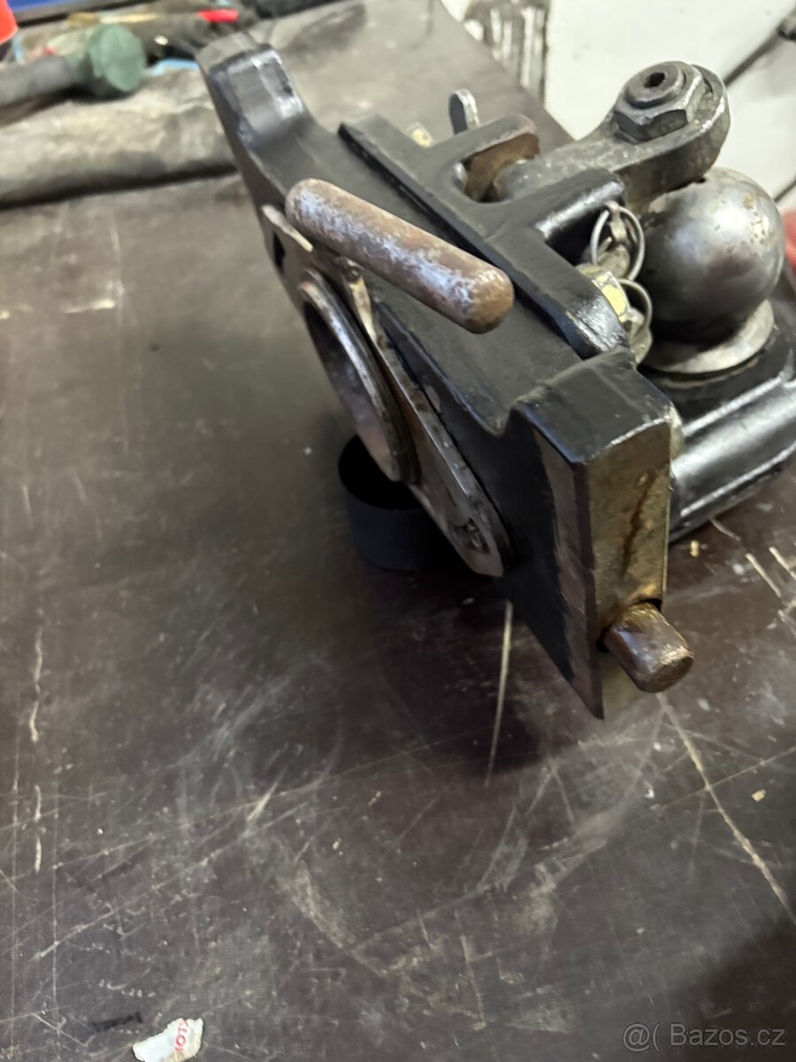 Etážový závěs K80 - 2