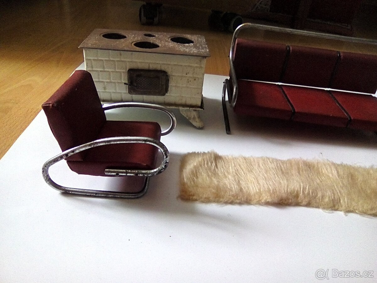 Prvorepublikový nábyteček pro panenky - 2