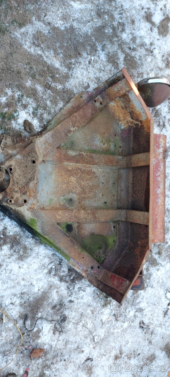 Traktor rs-09 blatníky - 2