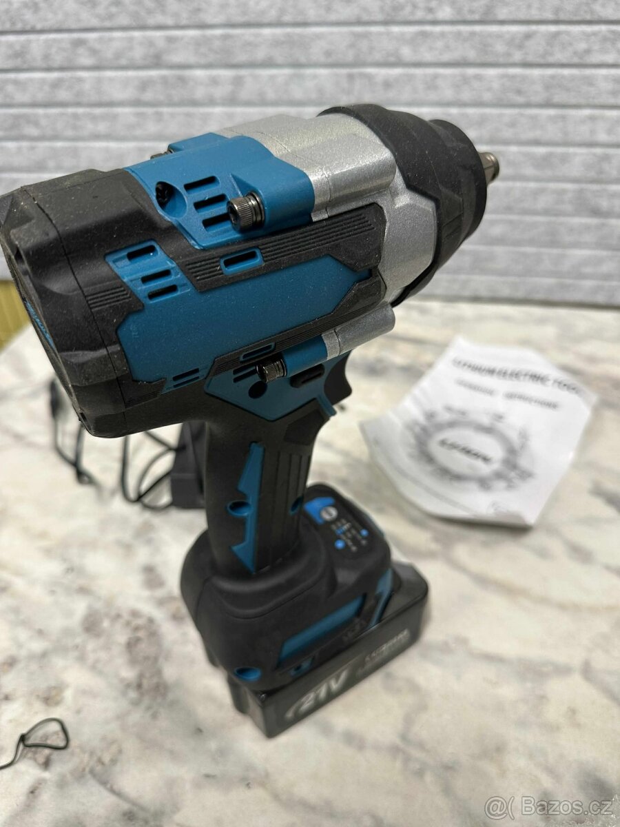 Aku rázový utahovák (599) - 2