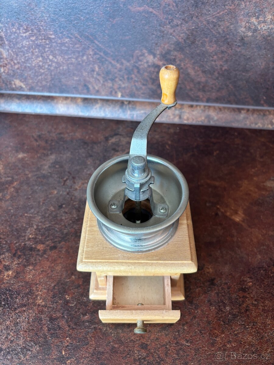 Mlýnek na kávu - 2