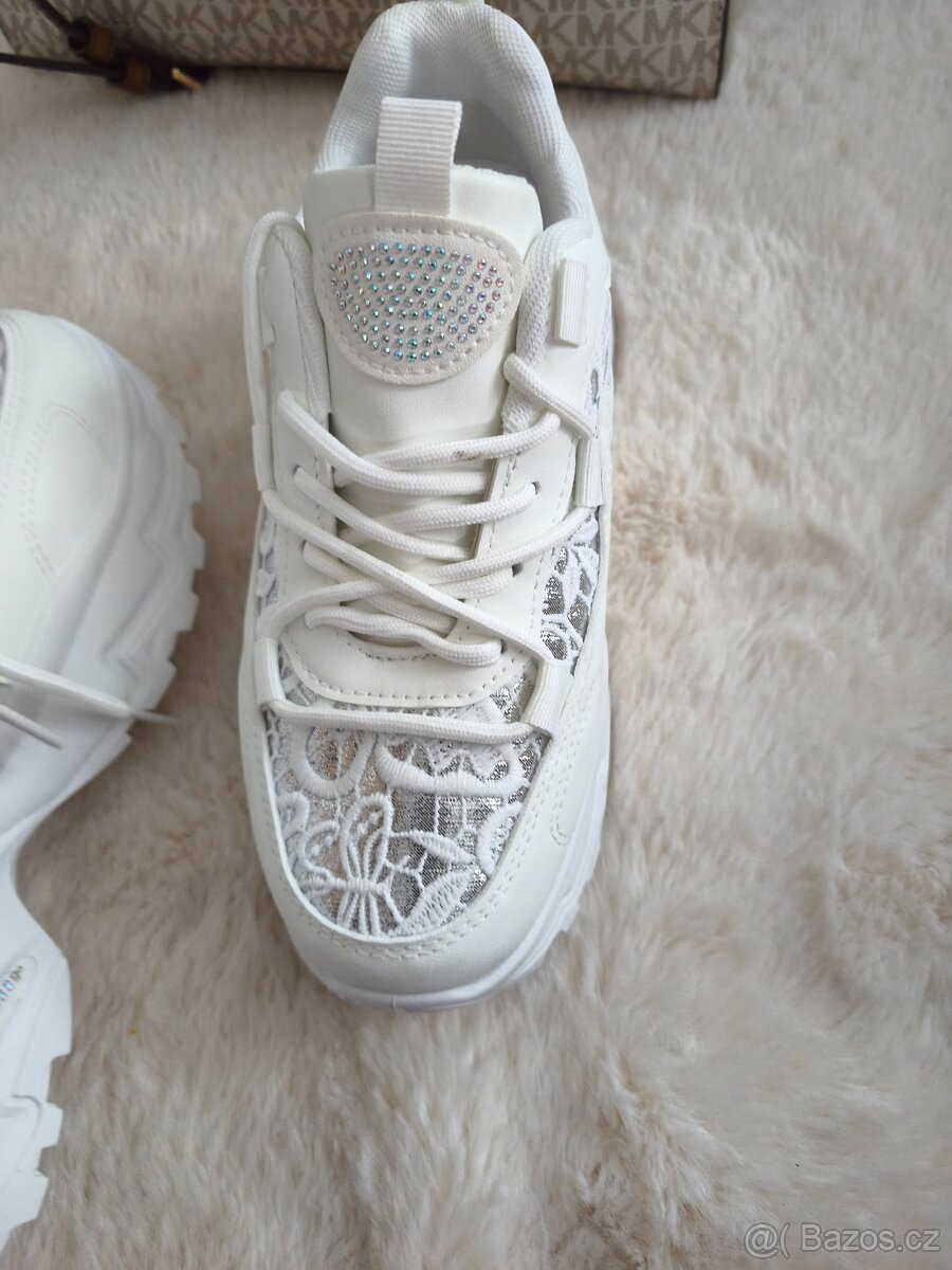 Nové tenisky s krajkou - 2