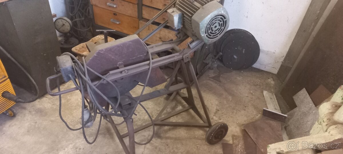 Rozbrušovaci pila - 2