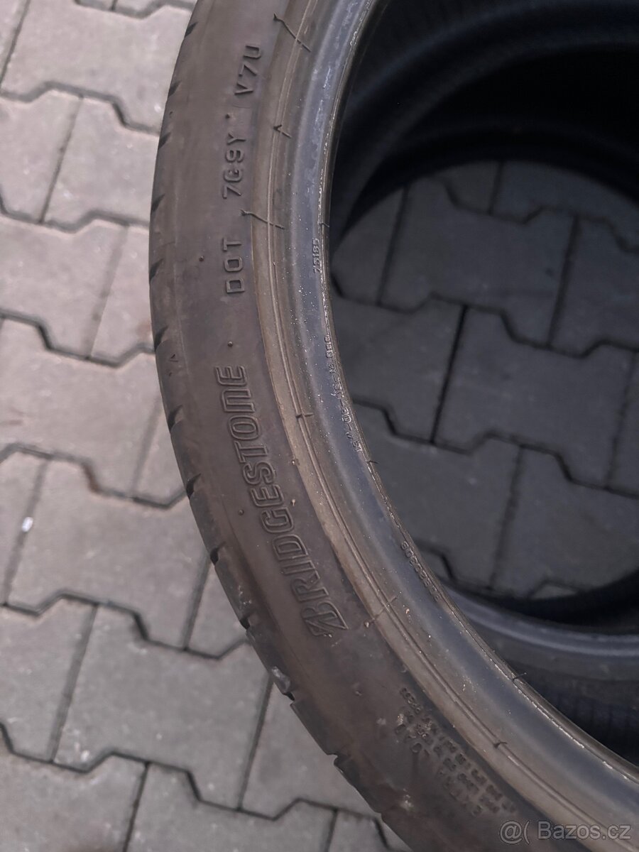 Bridgestone 235/35/19 - 2