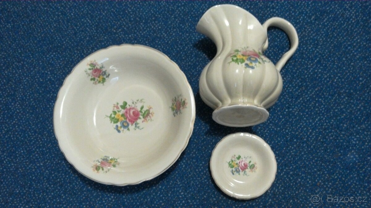 Porcelánová mycí souprava džbán, umyvadlo, mýdlo - 2