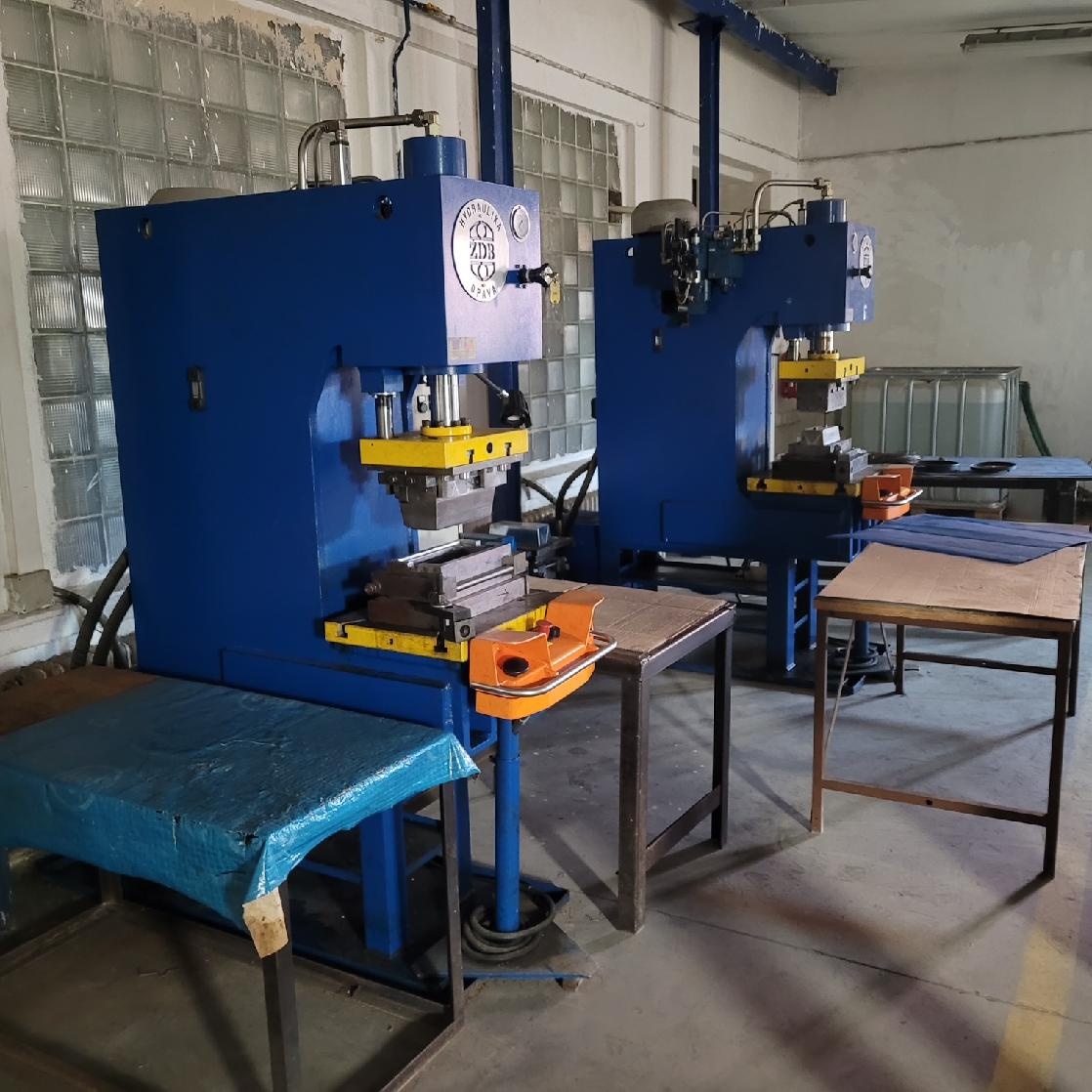 Prodáme hydrulický lis - 2