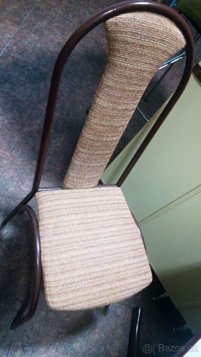 Jídelní set 2+1. Jídelní set 2x čalouněná židle + podnož sto - 2