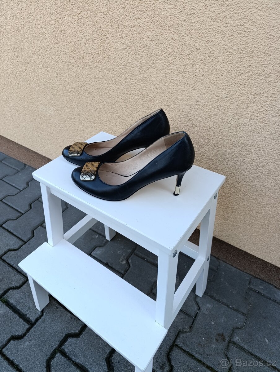 Lodičky GUESS velikost 39 - 2