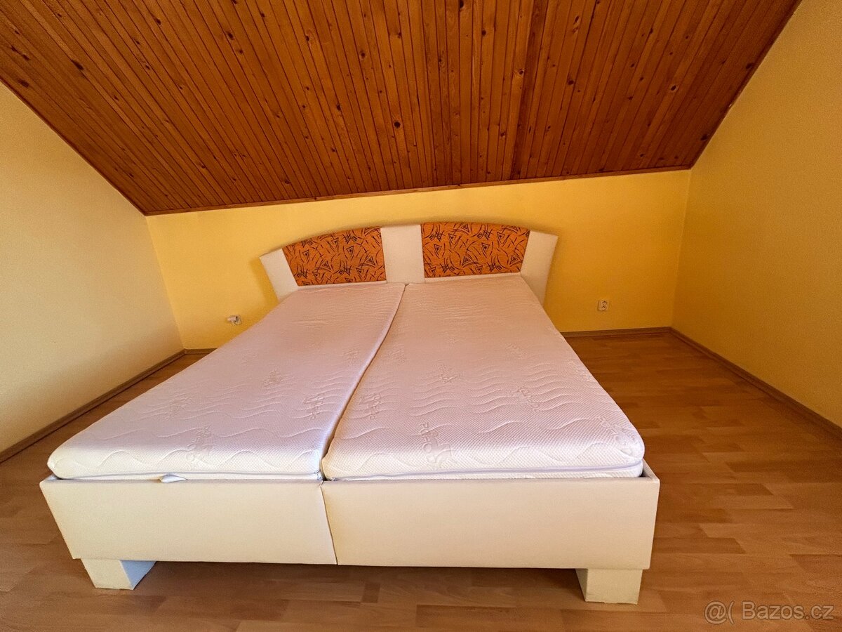 Manželská postel 180×200 cm, polohovací rošty - 2