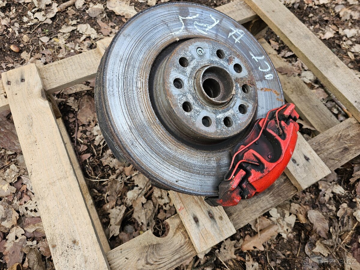 Pravá těhlice - Škoda Octavia II - 2