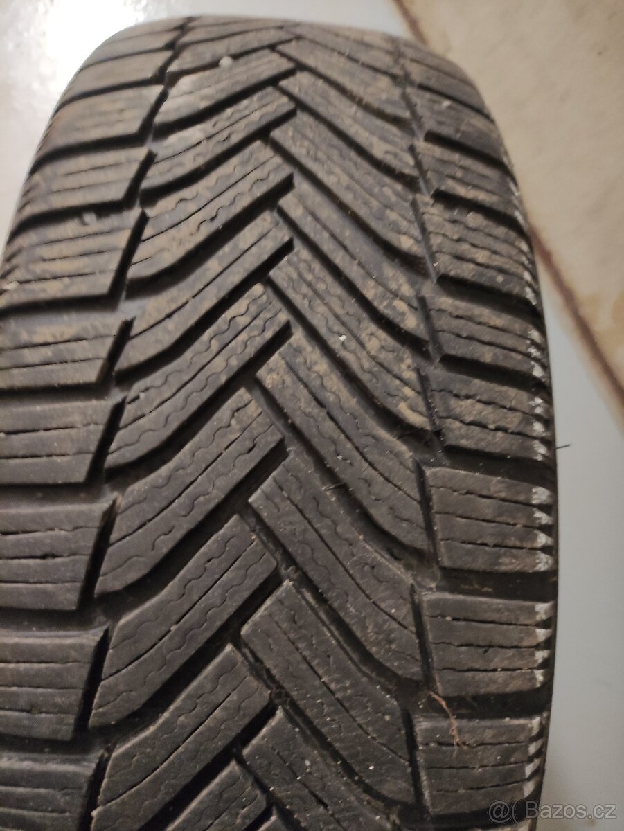 Pneu 4 kiusy MICHELIN 215/55 R 17 - 2