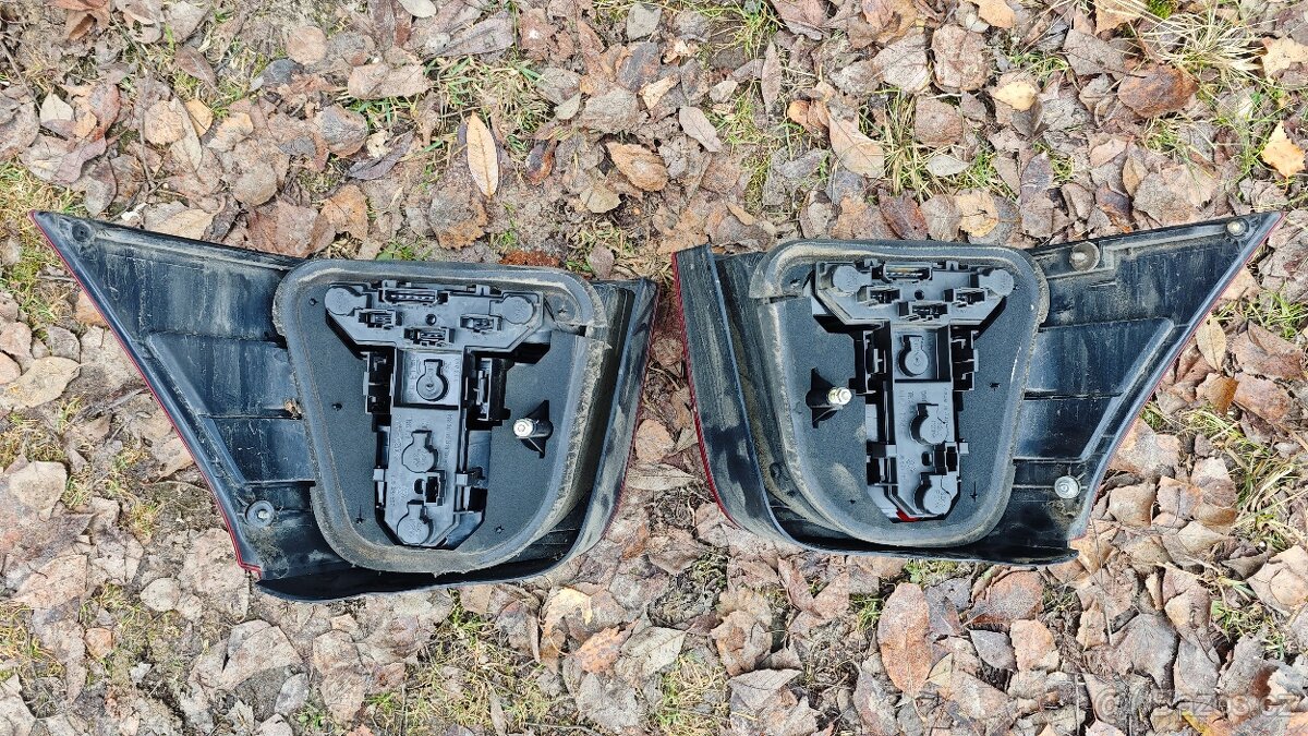 Zadní světla Golf IV - 2