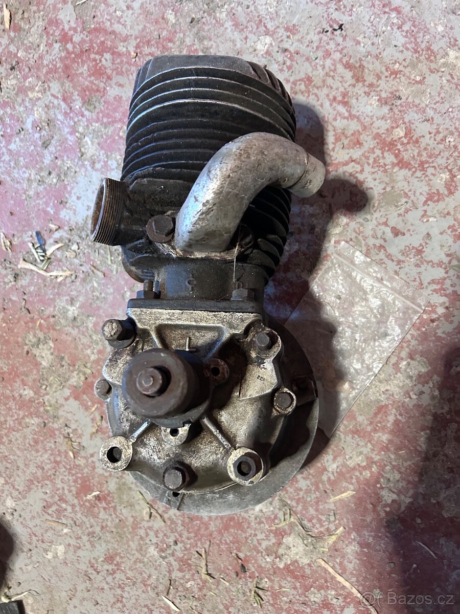 Motor Čz 175 special predvalecna - 2