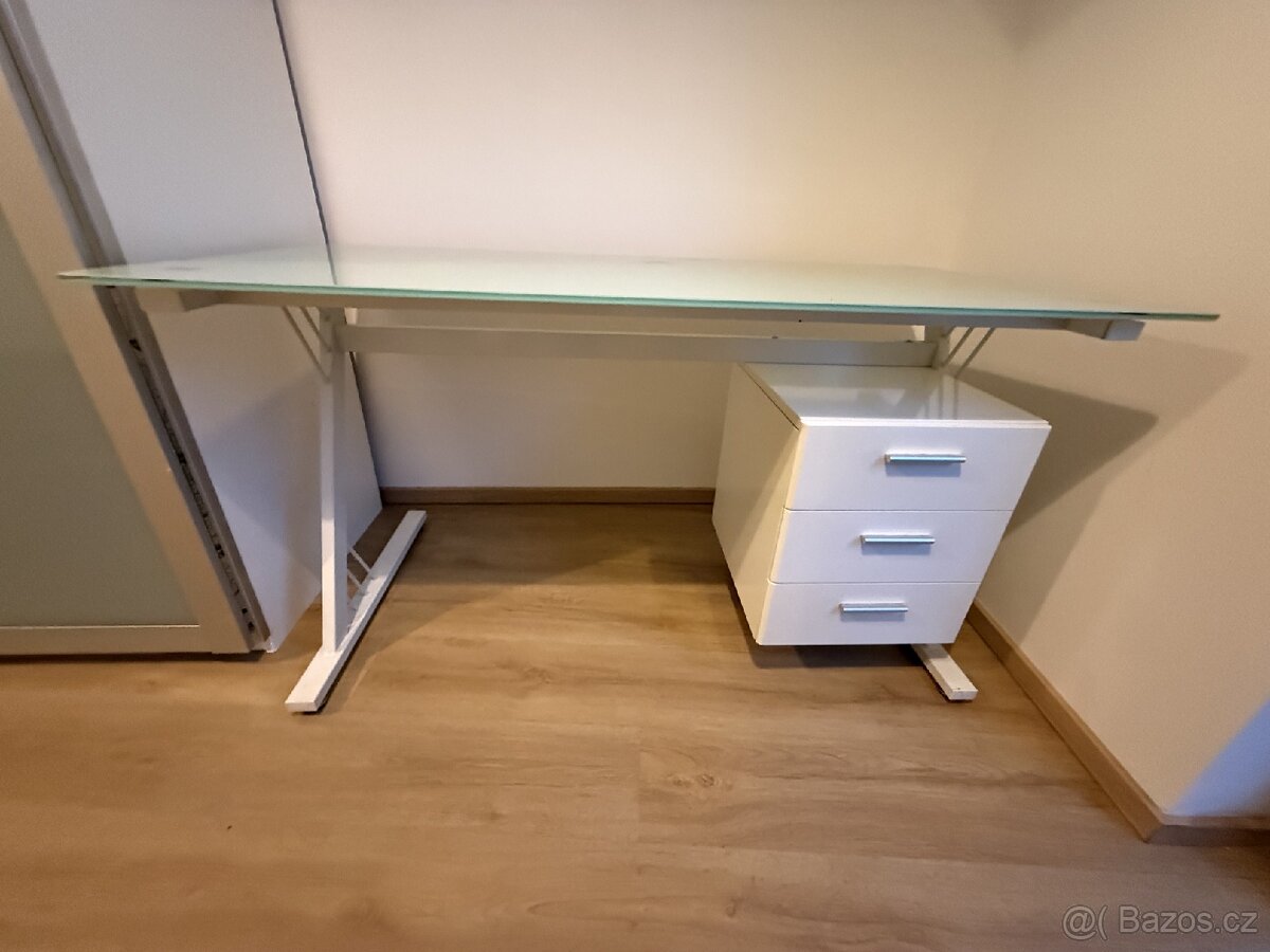 Kancelářský stůl se skleněnou deskou - 2