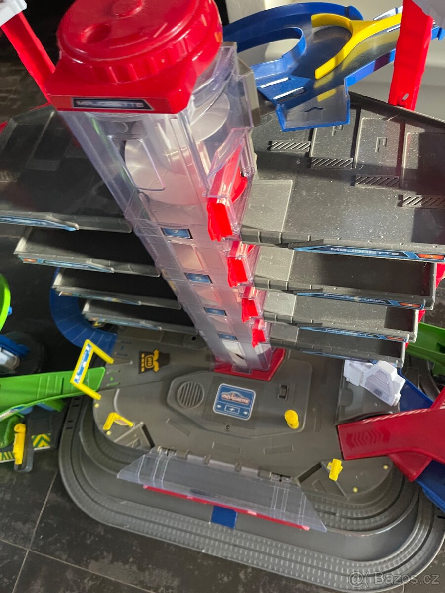 Velká garáž na autíčka - 2