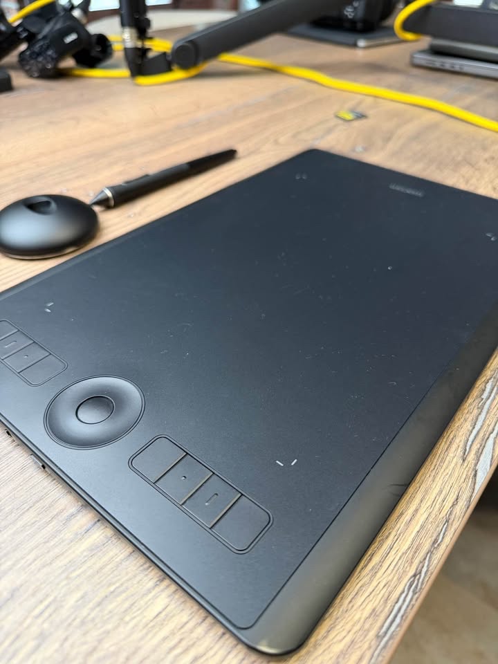 grafický tablet Wacom Intuos Pro M (PTH-660) - 2