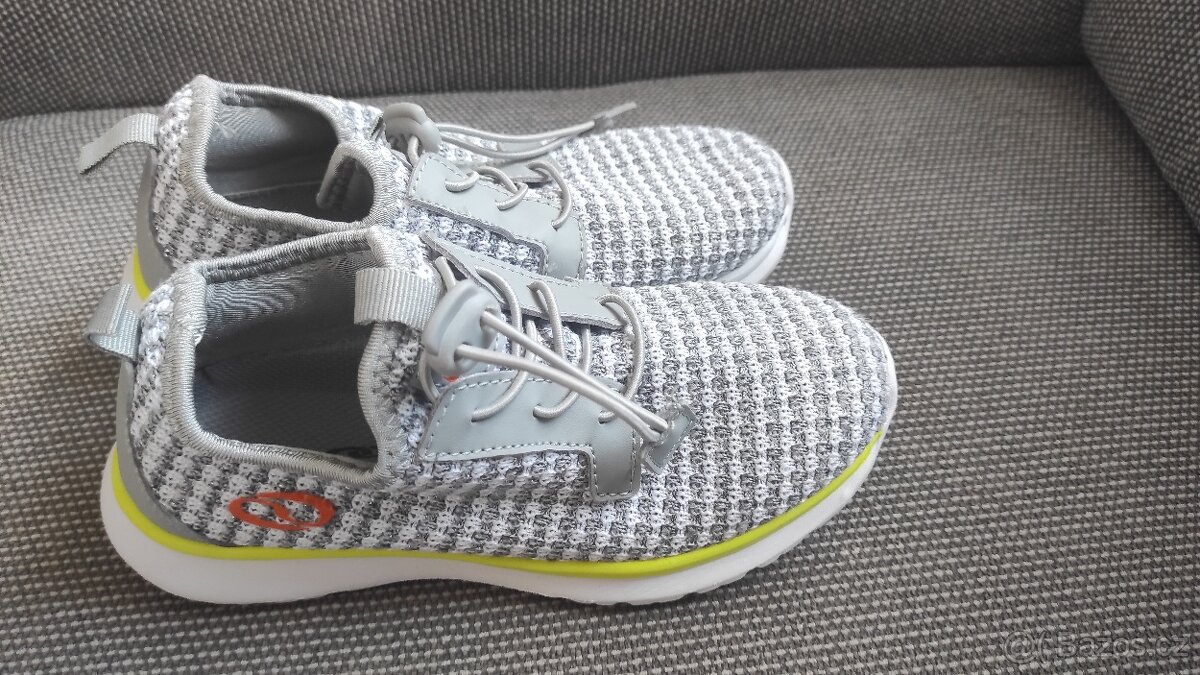 Sálové tenisky Loap vel.33 - 2