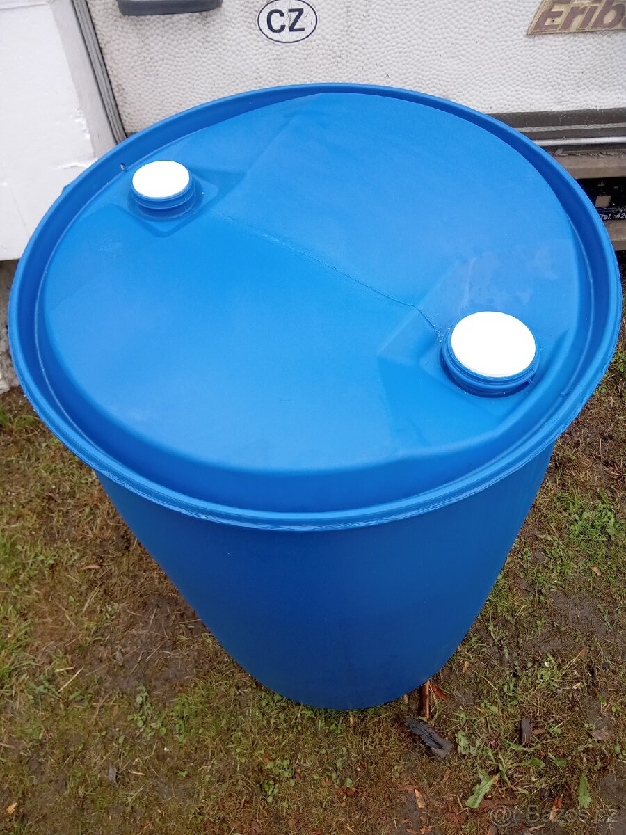 Plastové sudy 220 l - 2