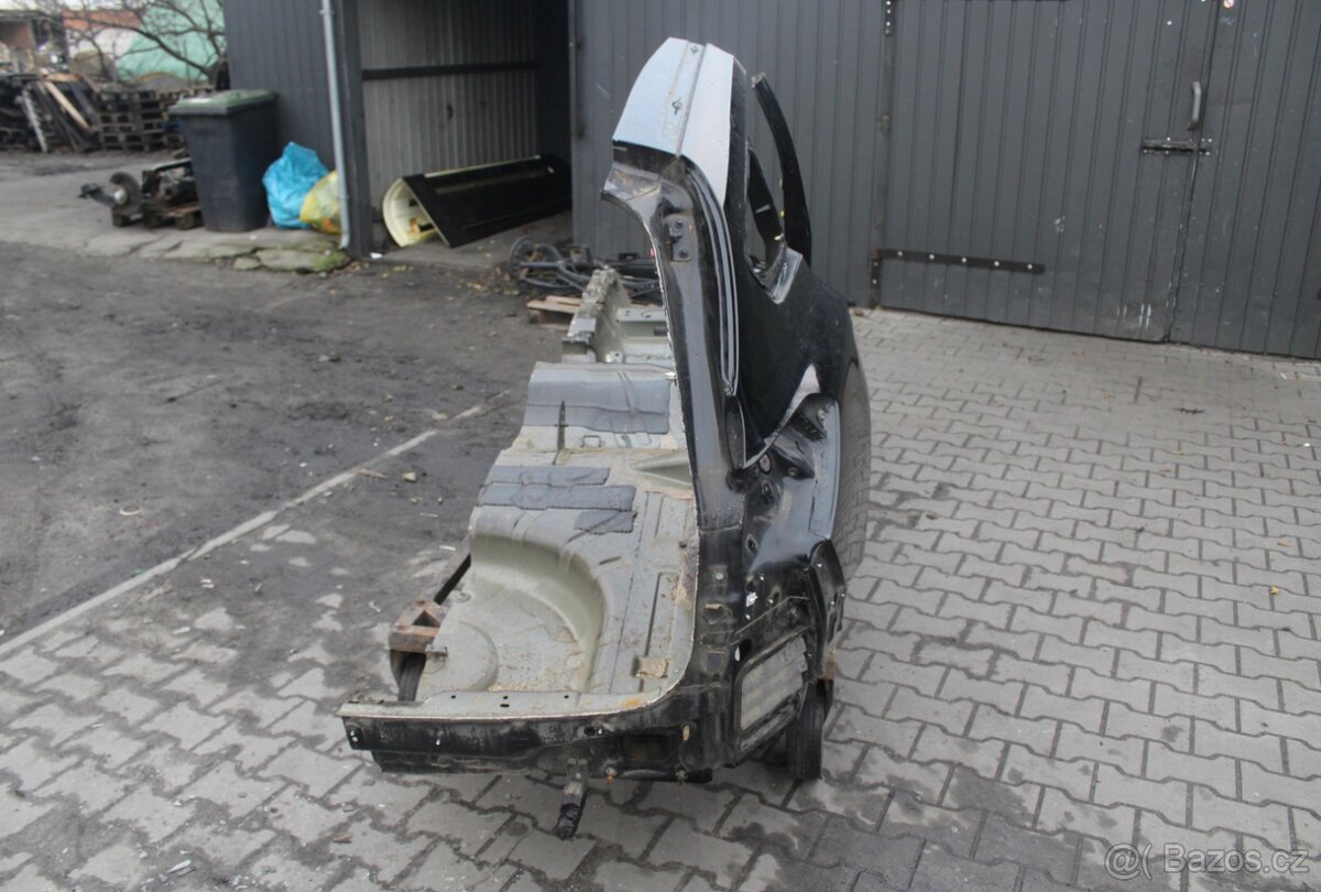 Ford Focus MK4 pravá zadní část karoserie - 2