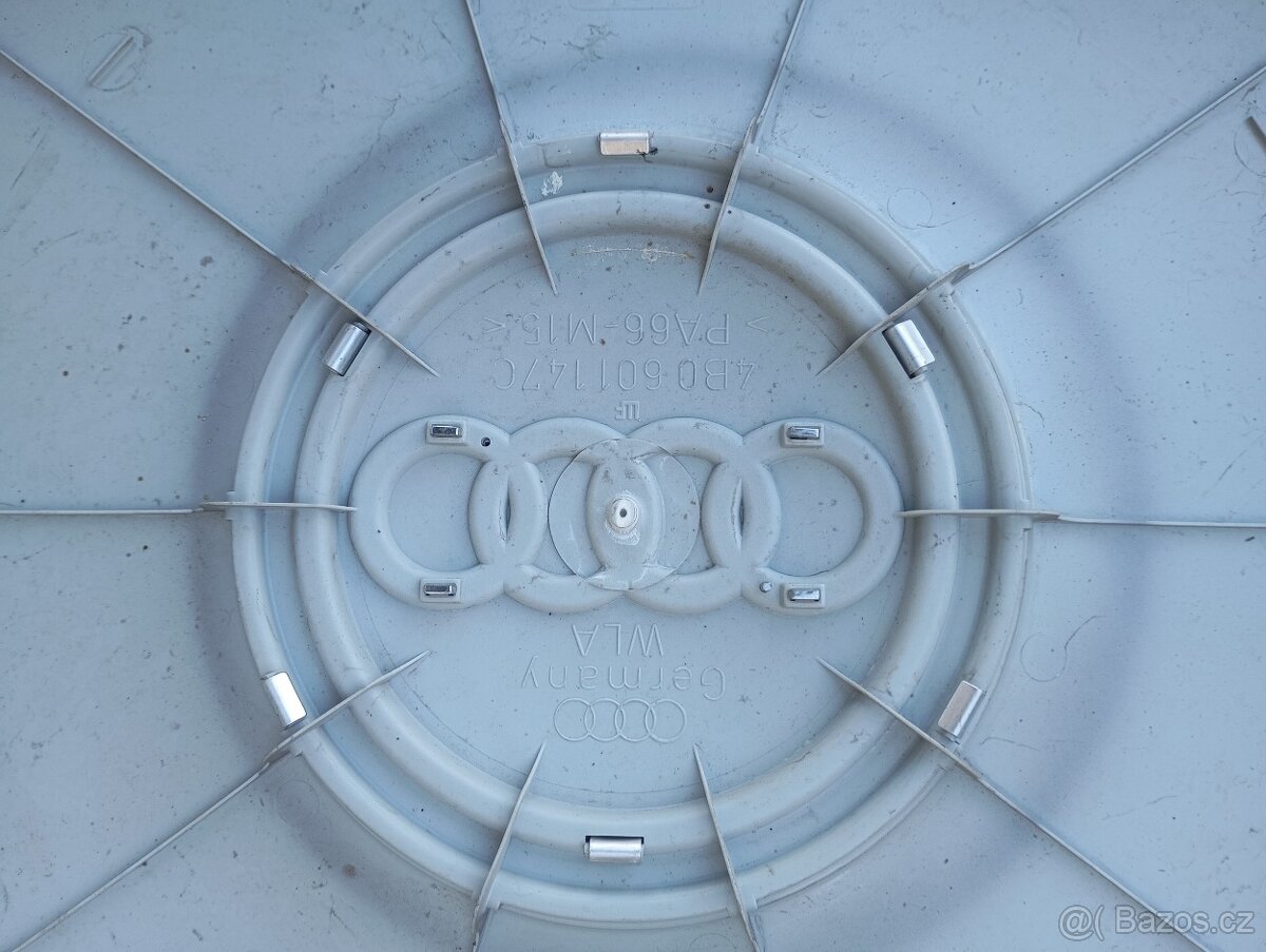 Poklice Audi originál. - 2