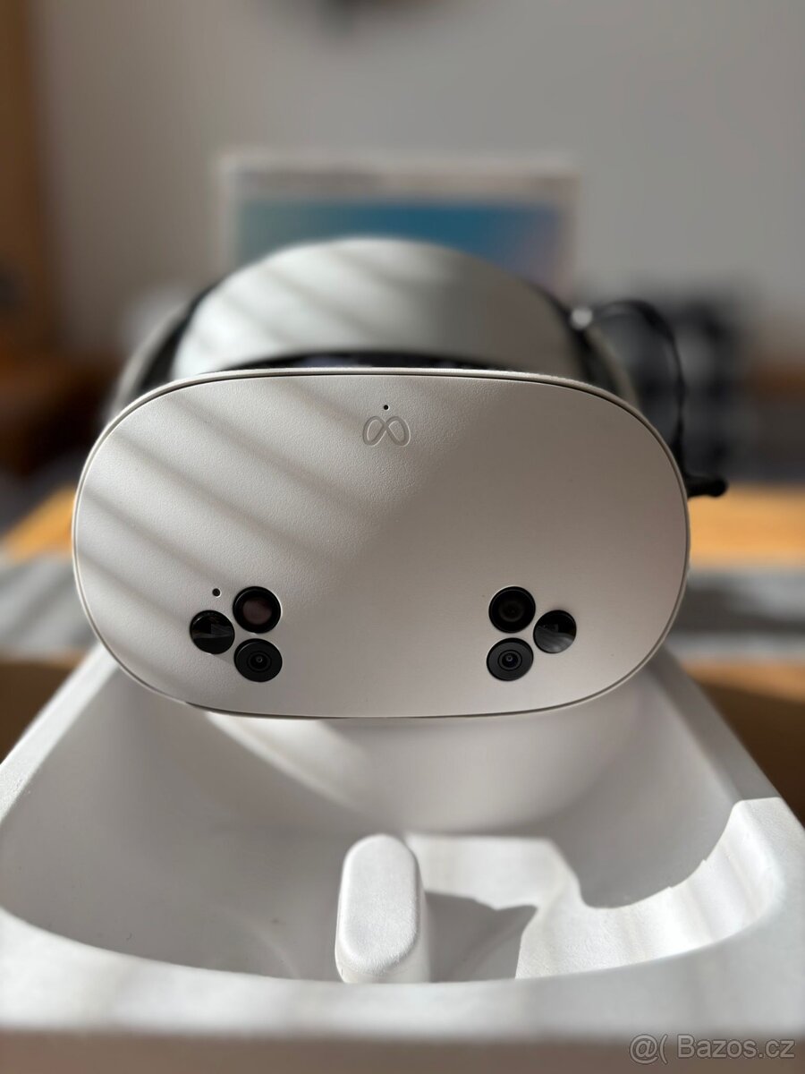 Meta Quest 3S 128 gb + vybavení v hodnotě 2500kč - 2
