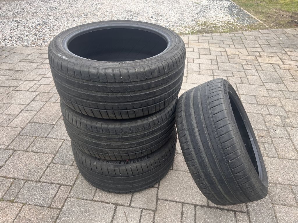 Michelin Pilot Sport 4 235/40 R18 - 2