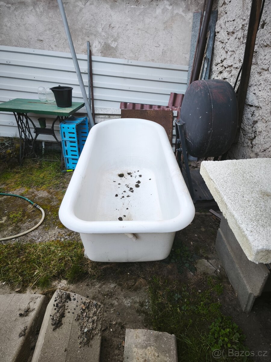 Stará plechová smaltovaná vana - 2