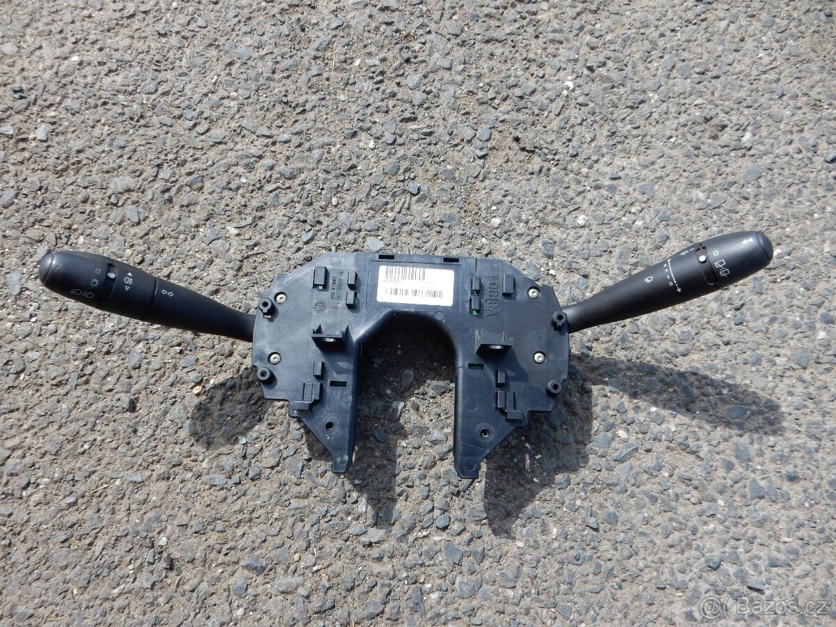 Přepínací páčky pod volant Citroën C4 - 2