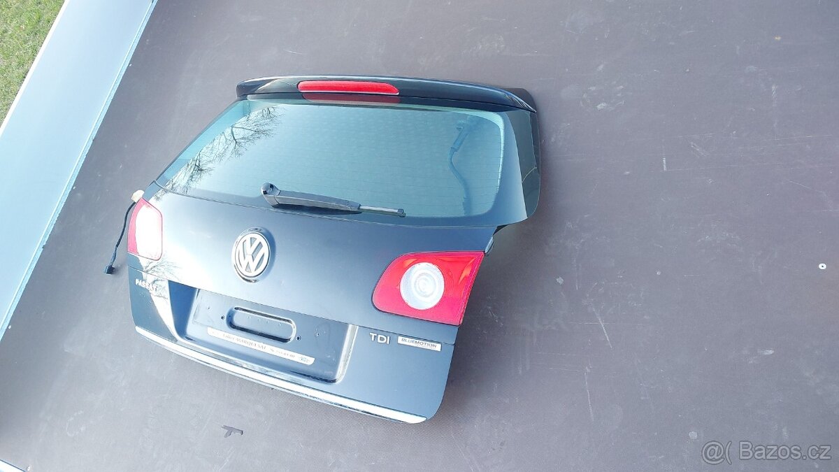 VW PASSAT B6 - DVEŘE KUFRU ČERNO-MODRÁ TMAVÁ - 2