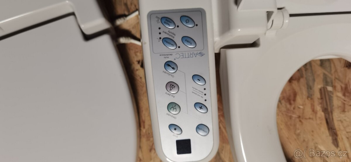 Daruji dva elektronické bidety - 2