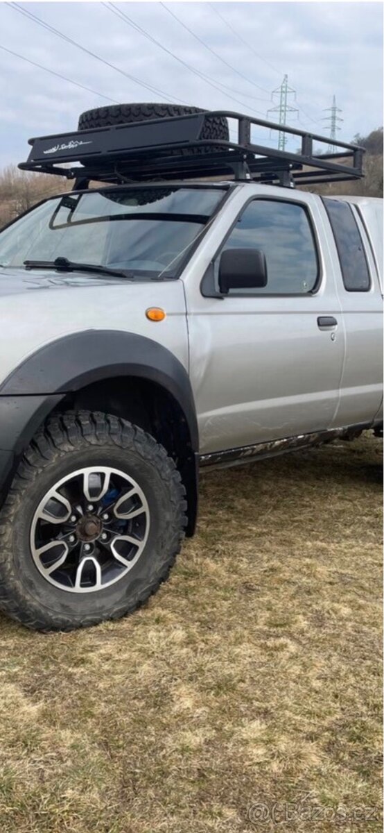 Nissan navara - 2