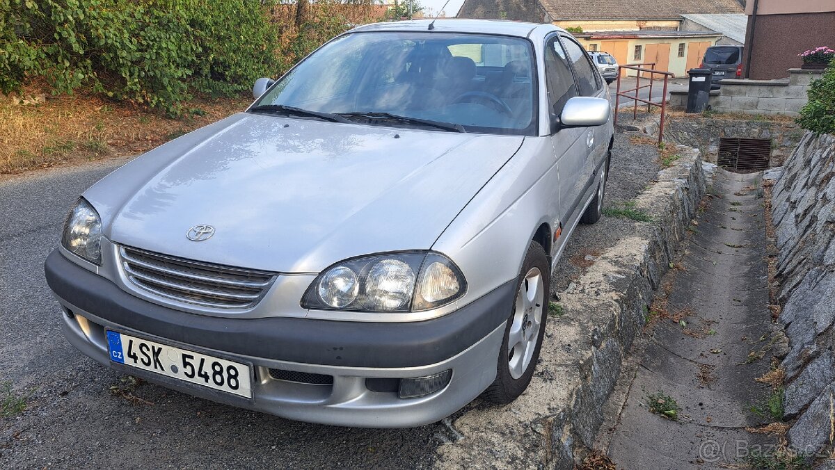 Toyota Avensis - 2