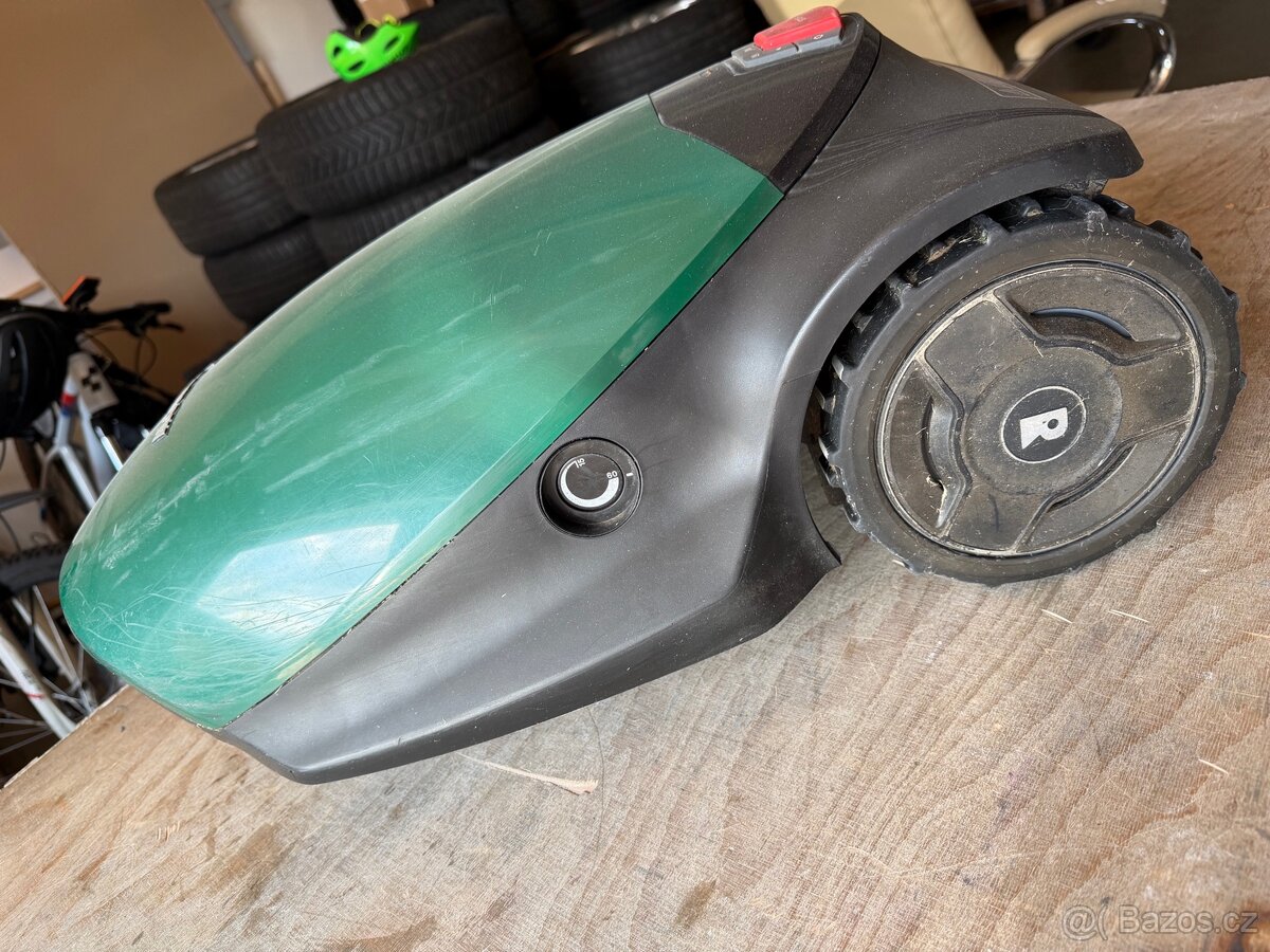 Robotická sekačka Robomow 304U - 2