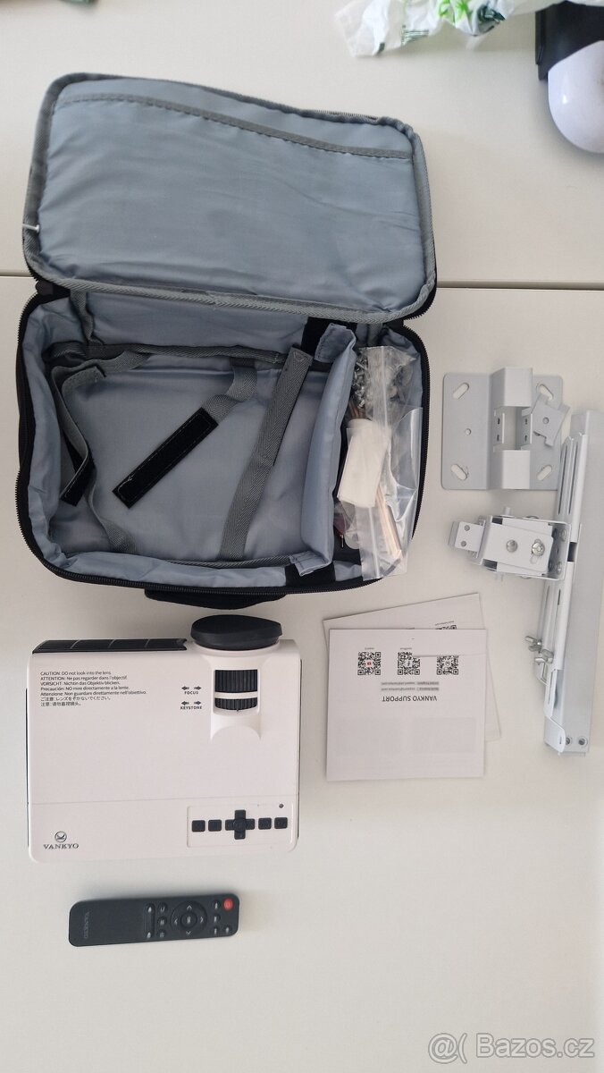 Projektor Vankyo Laisure 3W Pro - 2