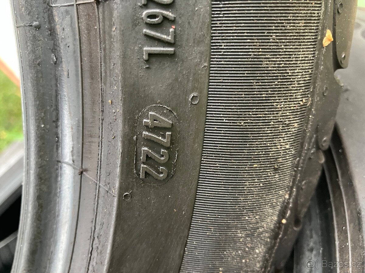 Pirelli Powergy 215/50 r18 - 2