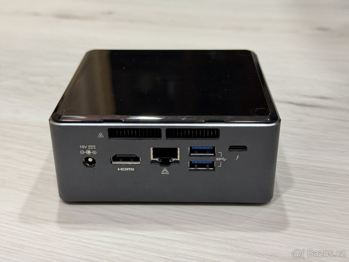 Intel NUC 7 - i5-7260U, 8GB RAM, 256GB SSD - 2