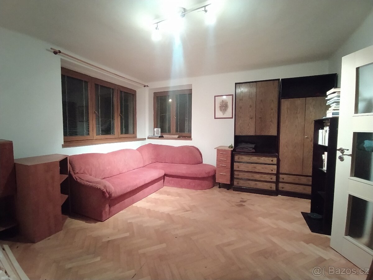 PRONÁJEM BYTU V RODINNÉM DOMĚ V KNĚŽPOLI (UH) - 2