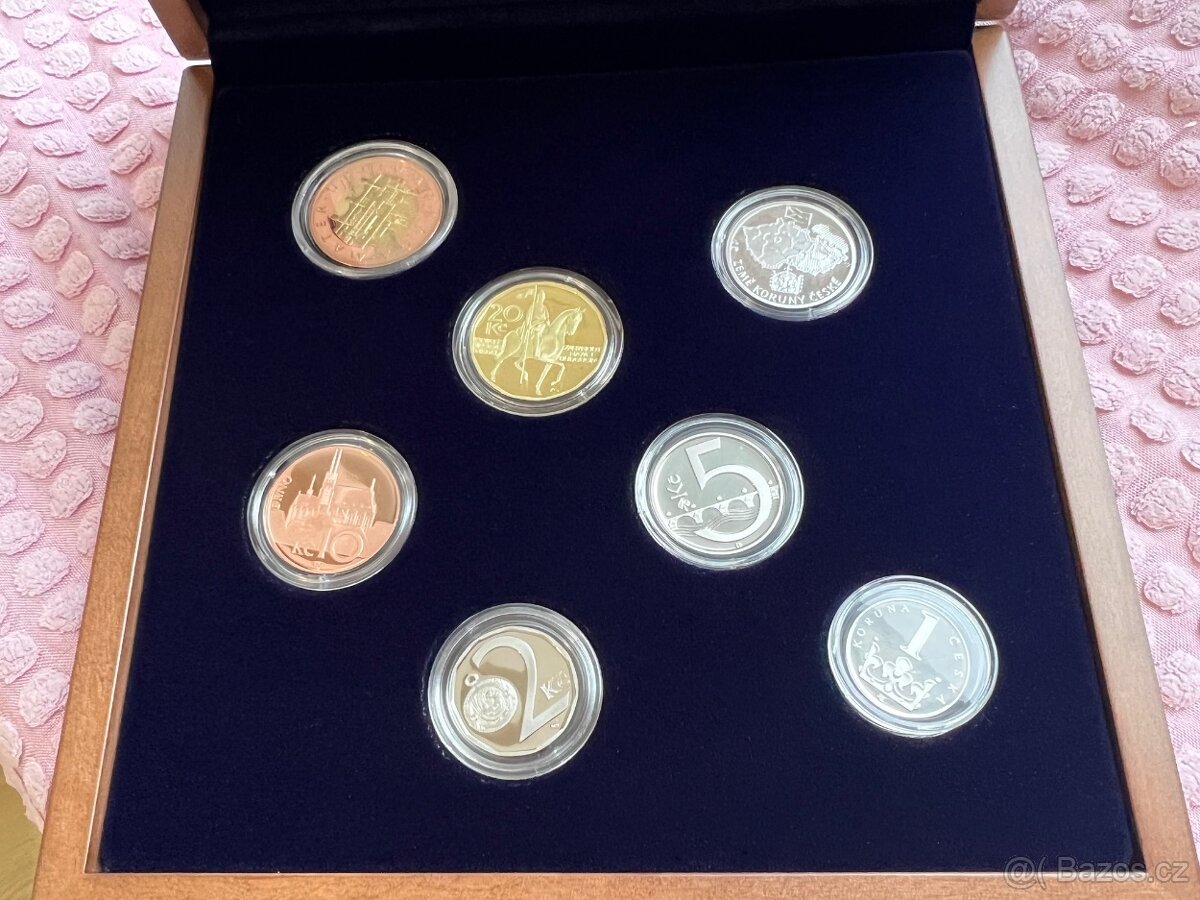 Sada oběžných mincí 2025 proof - dřevěná etue - 2