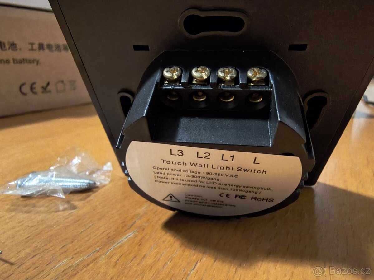 Tuya smart WiFi trojitý vypínač, bez N vodiče, zlatý dekor - 2