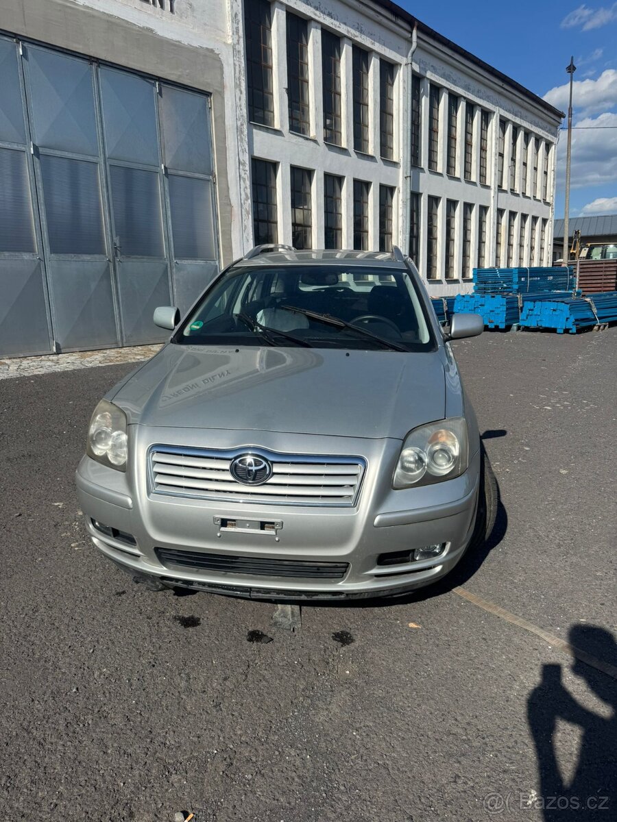 Toyota Avensis 2,2 diesel - 2