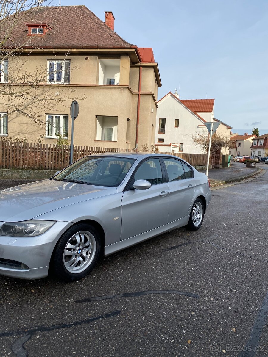 BMW E90 318d - 2